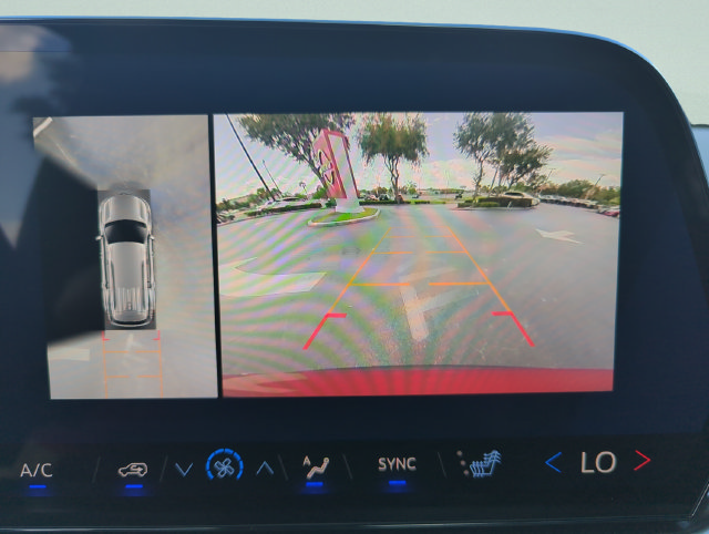 Used 2024 Chevrolet Traverse LT w/ Enhanced Driving Package FWD image 38