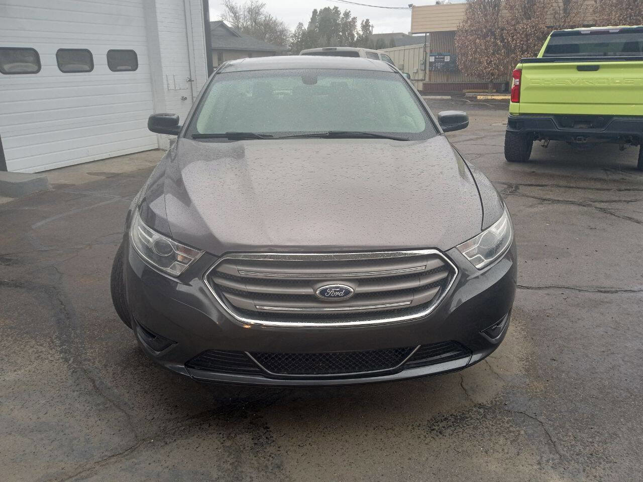 Used 2015 Ford Taurus SE FWD image 9