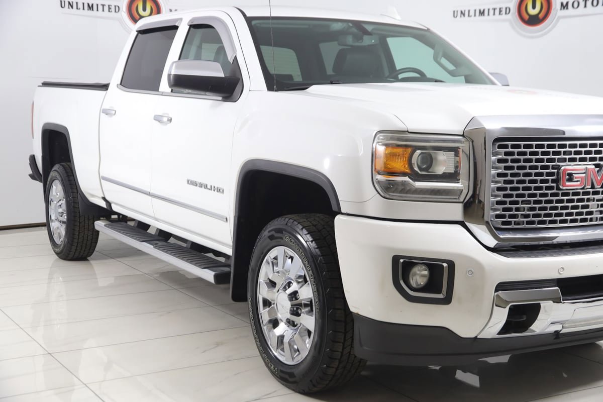 Used 2016 GMC Sierra 2500 Denali w/ Suspension Package, Off-Road AWD/4WD image 37