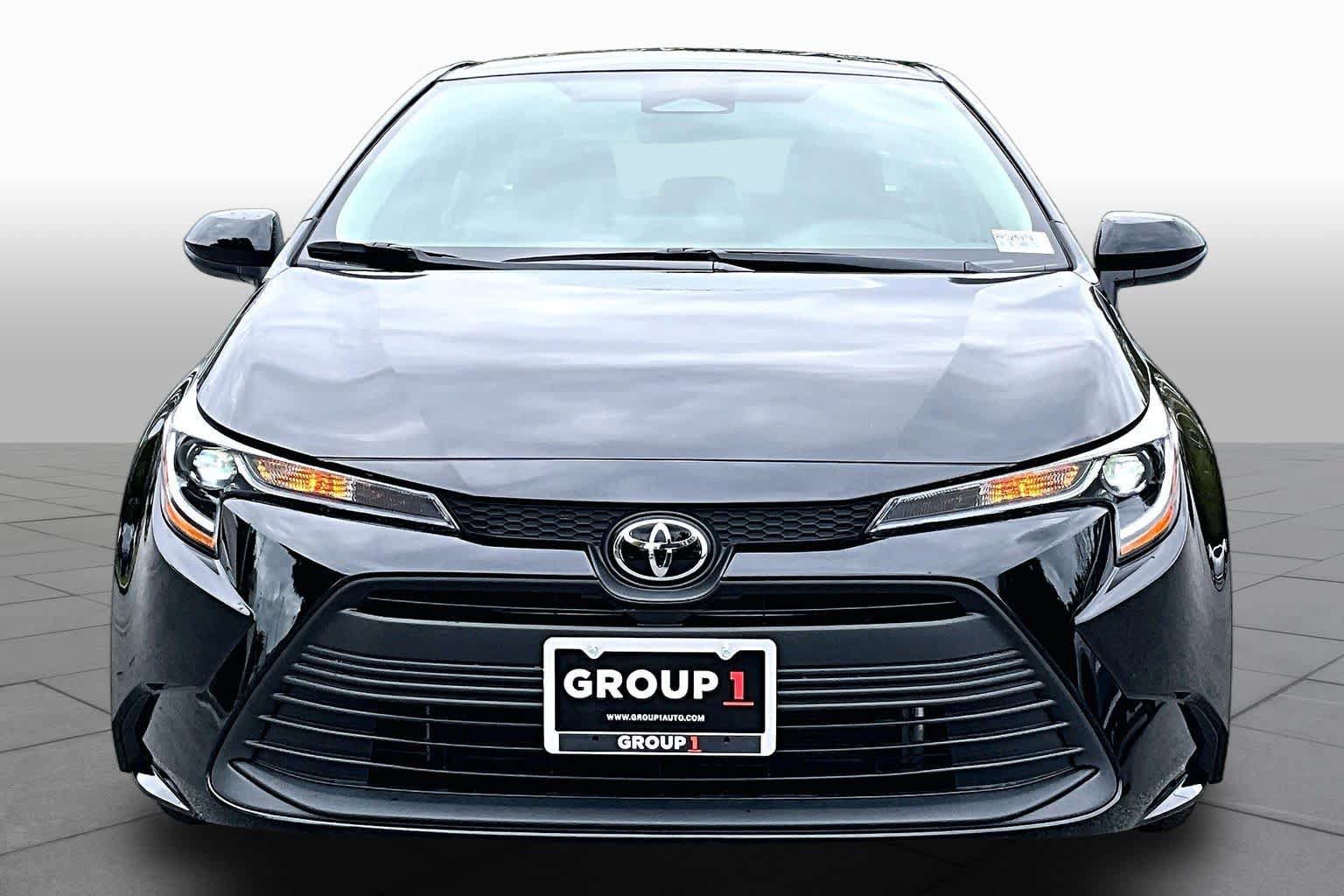Used 2023 Toyota Corolla LE FWD image 4