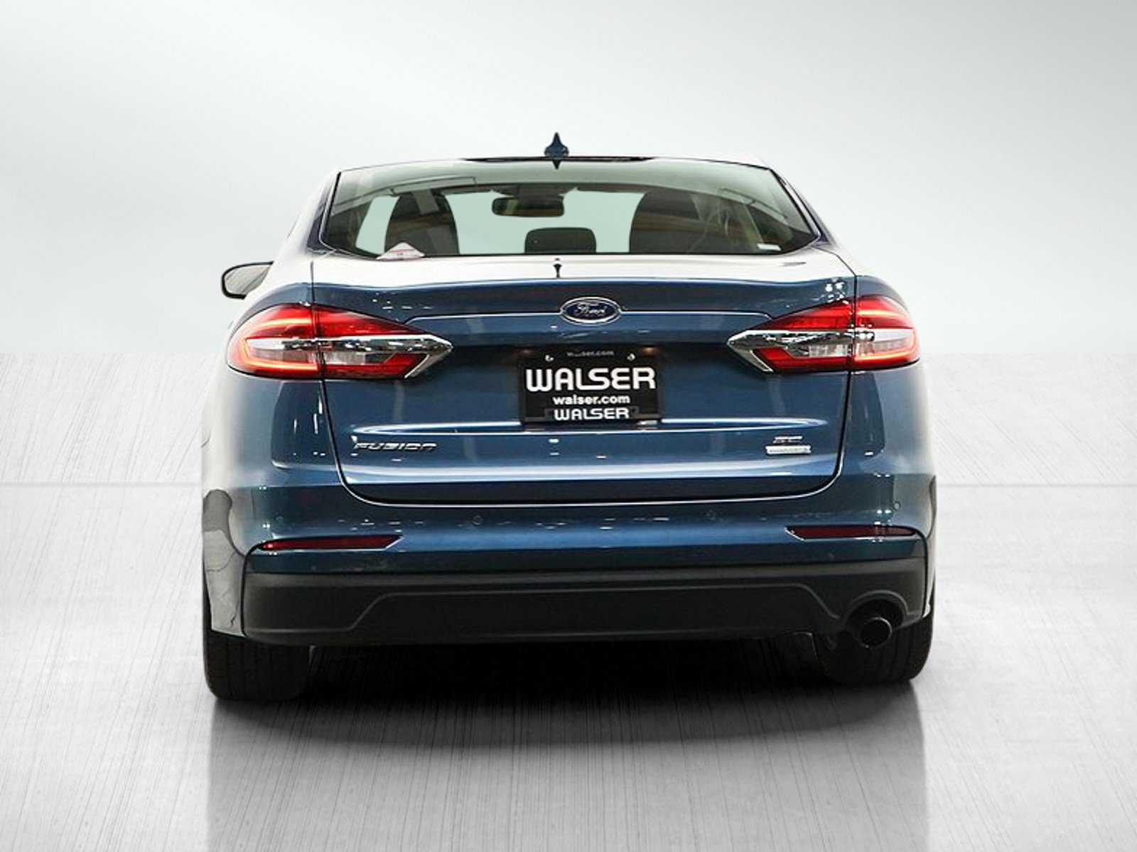 Used 2019 Ford Fusion SE FWD image 4