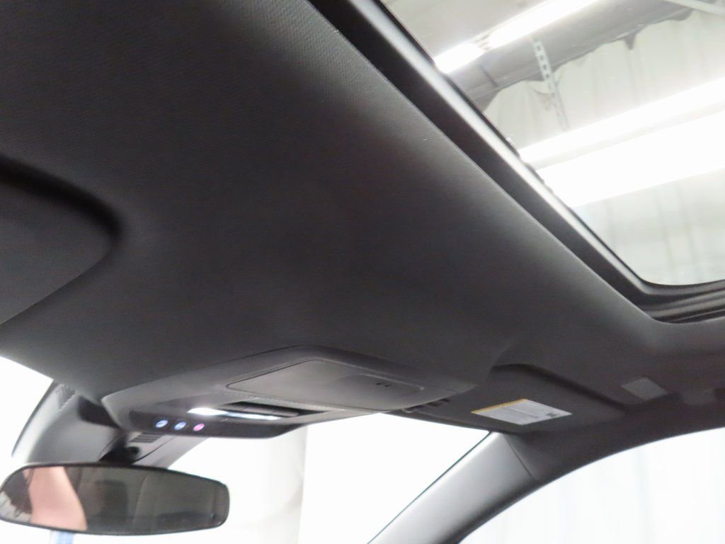 Used 2025 Chevrolet Traverse Z71 image 26