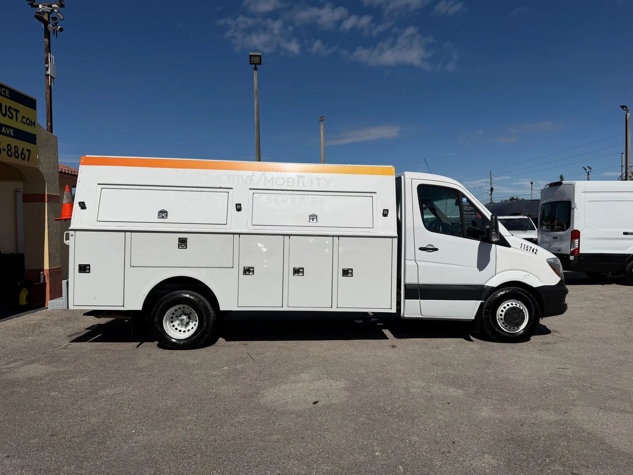Used 2018 Mercedes-Benz Sprinter 3500 w/ Swivel Seat Package image 10