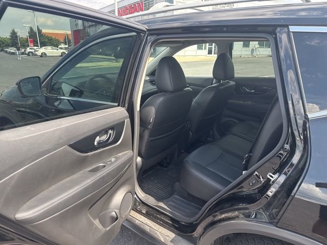 Used 2020 Nissan Rogue SL w/ Premium Package AWD/4WD image 12