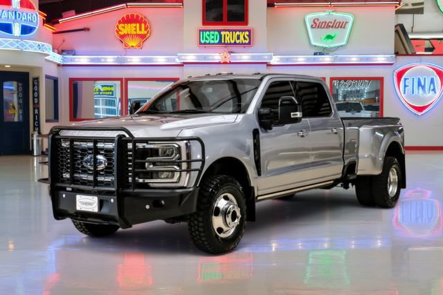 Used 2024 Ford F350 Lariat w/ Lariat Ultimate Package AWD/4WD image 2