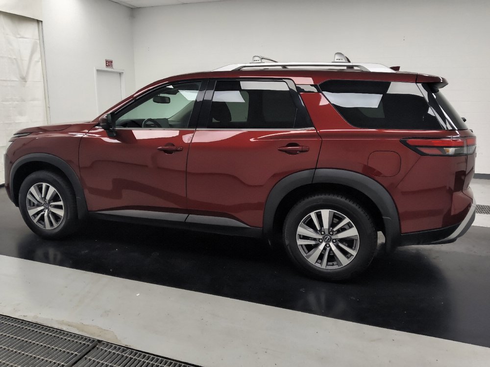 Used 2022 Nissan Pathfinder SL FWD image 3