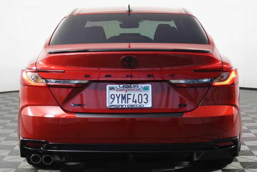 Used 2026 Toyota Camry Hybrid w/ Multimedia Upgrade Package FWD image 5