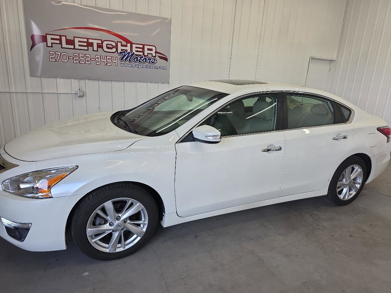 Used 2015 Nissan Altima 2.5 SL w/ Technology Package FWD image 2