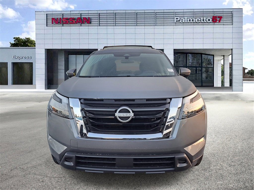New 2025 Nissan Pathfinder SV w/ SV Premium Package image 2