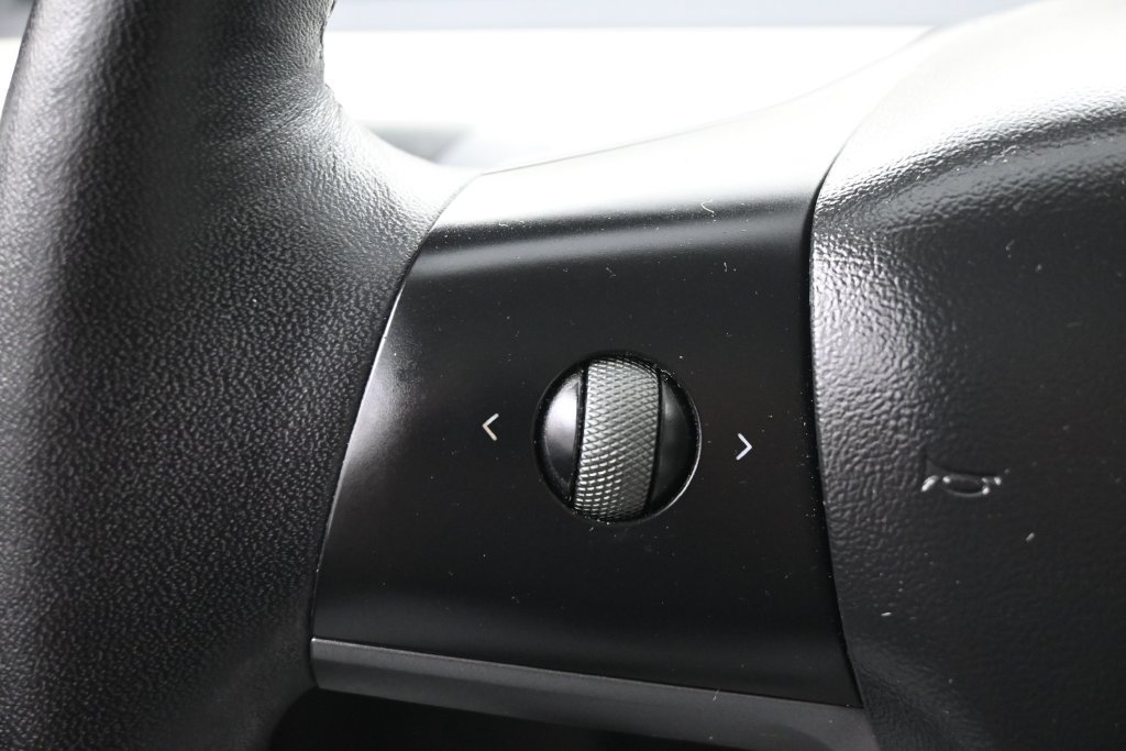Used 2022 Tesla Model Y Performance AWD/4WD image 19