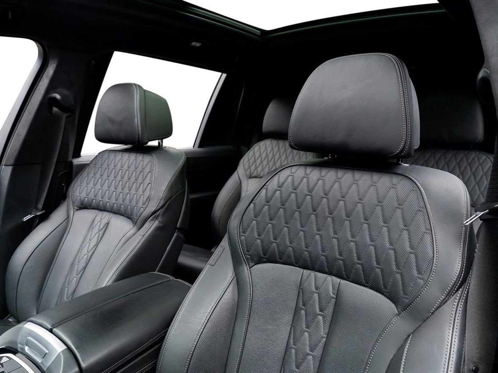 Used 2023 BMW X7 xDrive40i w/ Premium Package image 33