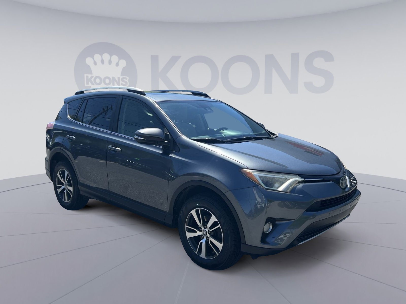 Used 2017 Toyota RAV4 XLE AWD/4WD image 18