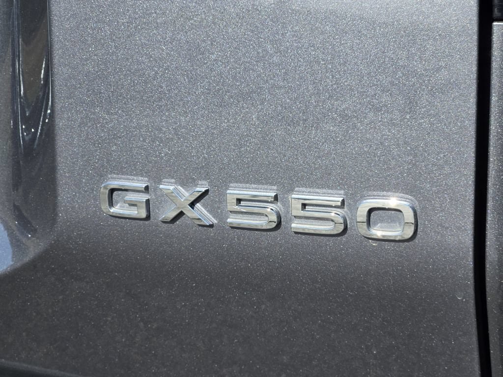 Used 2024 Lexus GX 550 w/ Cold Area Package AWD/4WD image 8