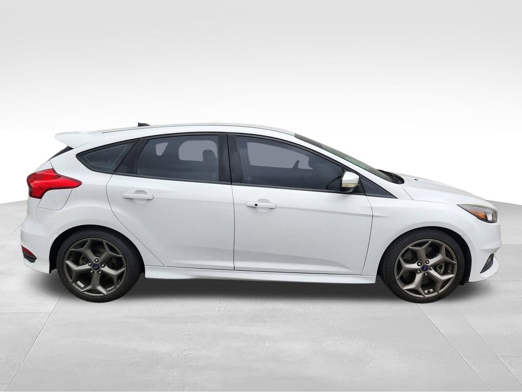 Used 2018 Ford Focus ST FWD image 13