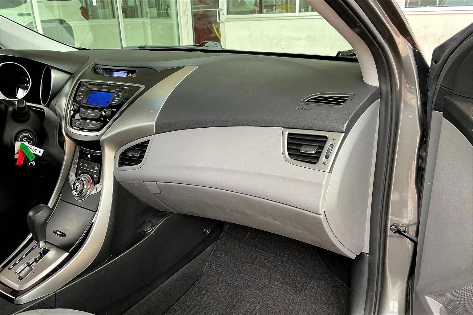 Used 2013 Hyundai Elantra GLS w/ Preferred Pkg image 24