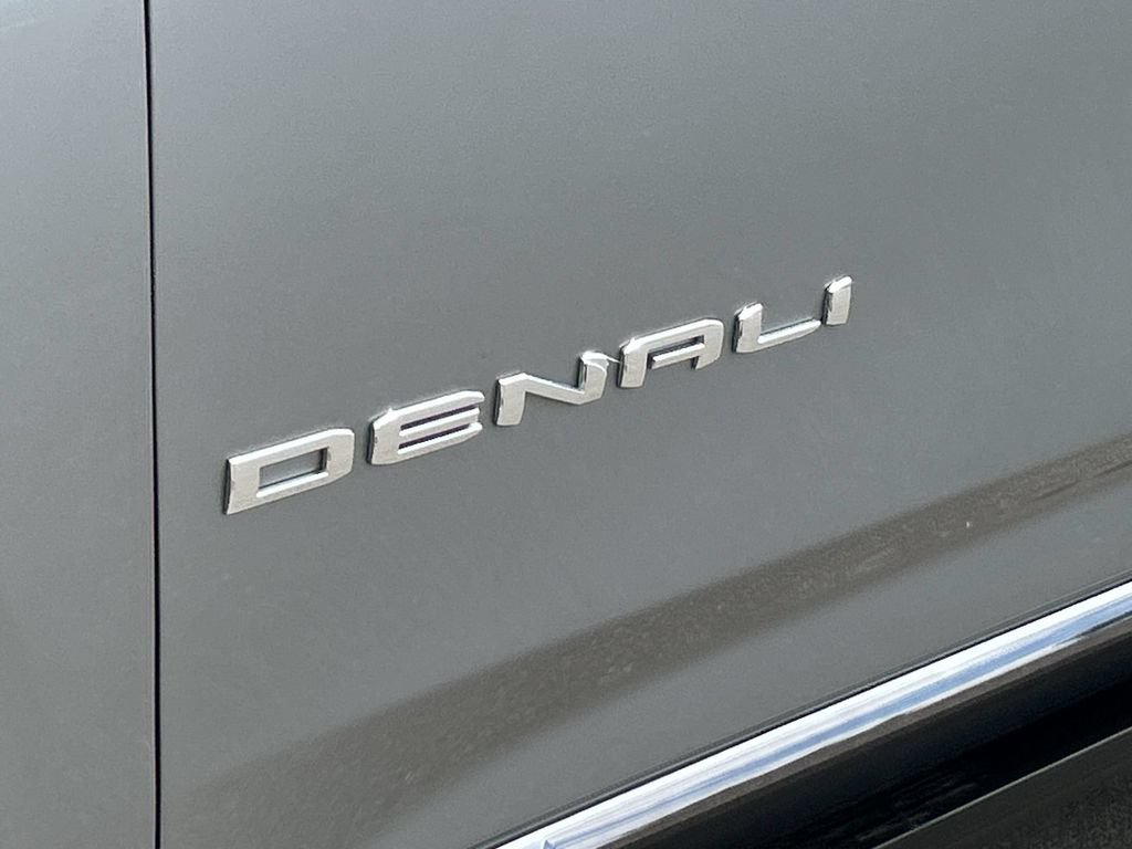 Used 2024 GMC Yukon XL Denali Ultimate AWD/4WD image 33