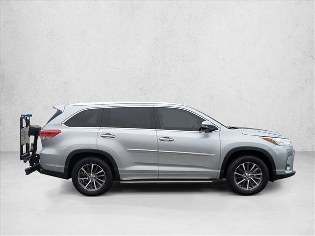 Used 2018 Toyota Highlander XLE FWD image 4