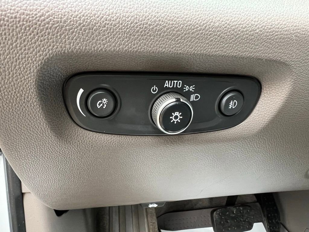 Used 2019 Chevrolet Traverse Premier w/ Driver Confidence II Package image 34