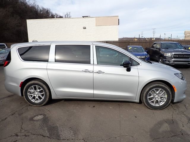 New 2026 Chrysler Voyager LX image 8