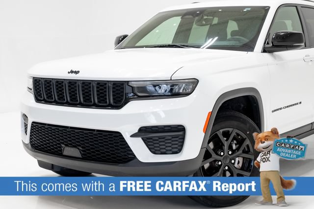 Used 2024 Jeep Grand Cherokee Altitude AWD/4WD image 2