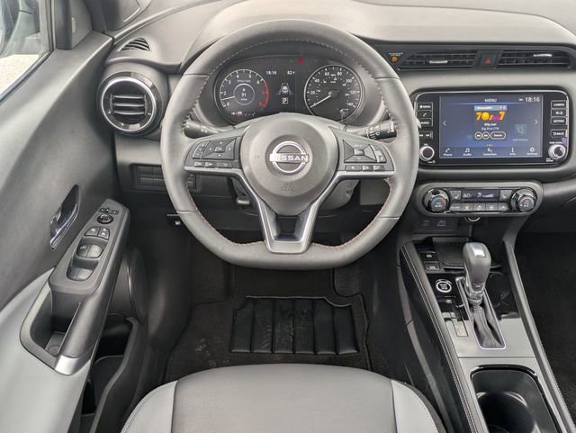 Used 2023 Nissan Kicks SR w/ SR Premium Package FWD image 30