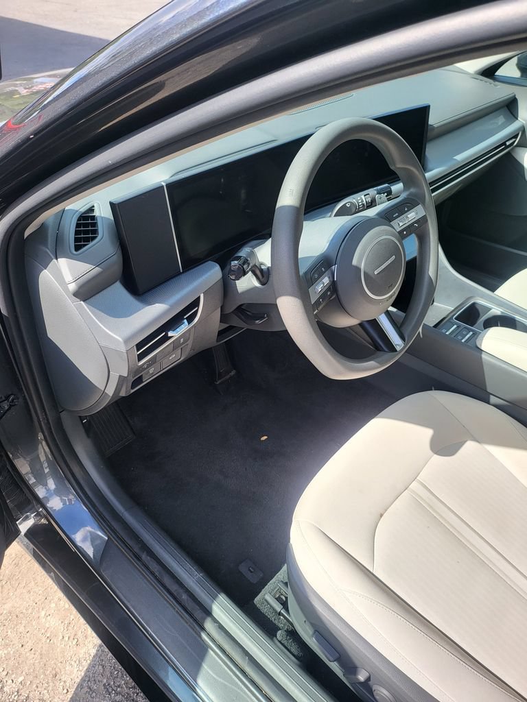 Used 2025 Hyundai Sonata SEL FWD image 3