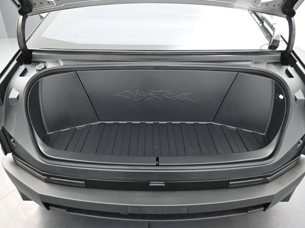 Used 2024 Tesla Cybertruck AWD Crew Cab image 13