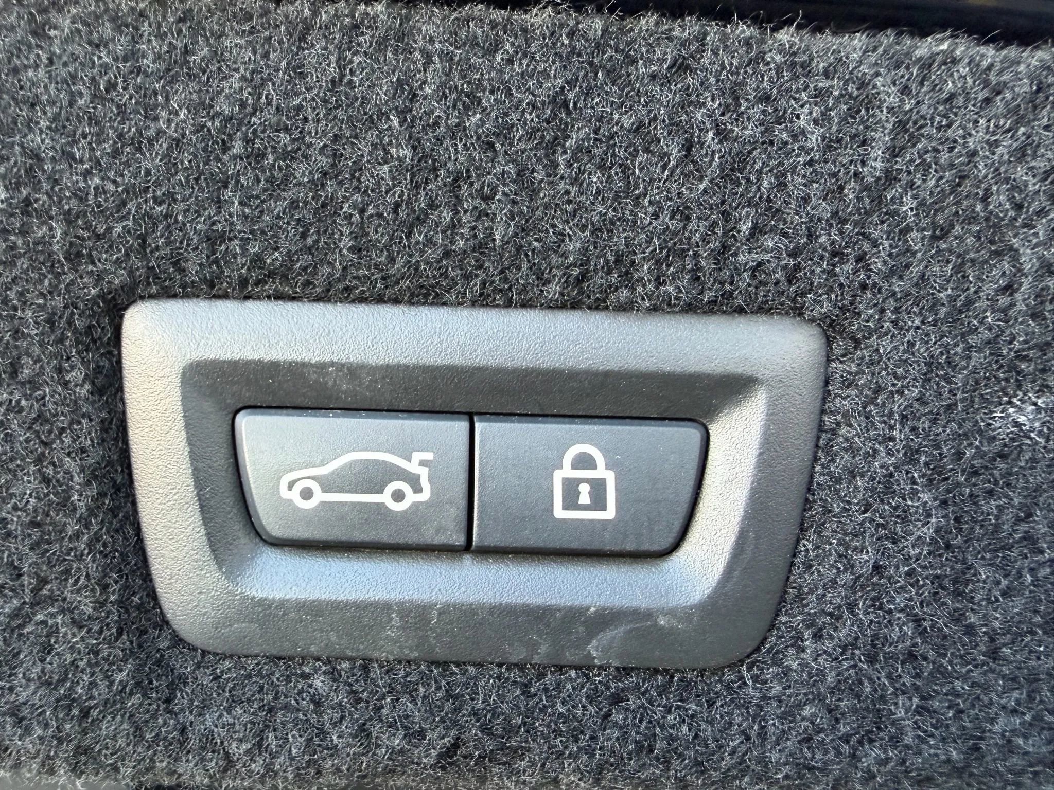 Used 2018 BMW 740i xDrive image 28