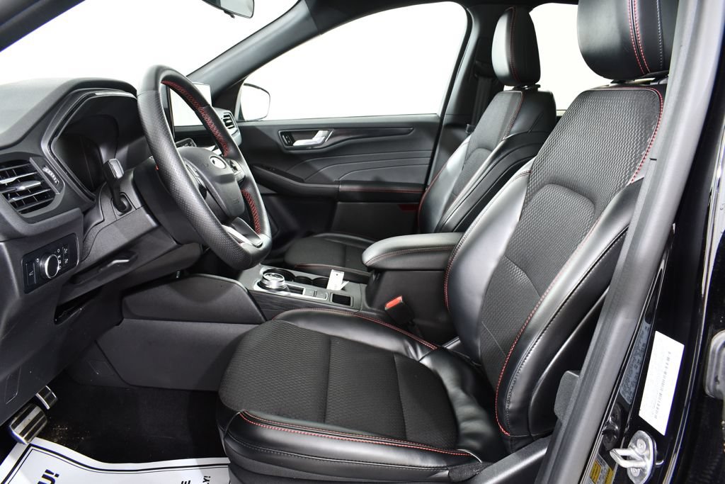 Used 2024 Ford Escape ST-Line w/ Tech Pack #1 AWD/4WD image 6