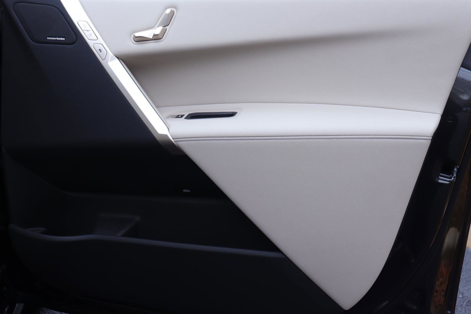 Used 2026 BMW iX xDrive45 image 18