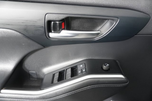 Used 2021 Toyota Highlander XLE image 20
