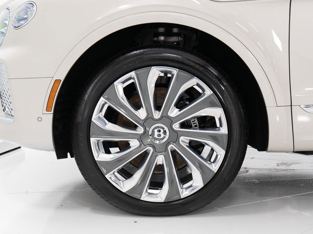 Certified 2025 Bentley Bentayga Extended Wheelbase image 44