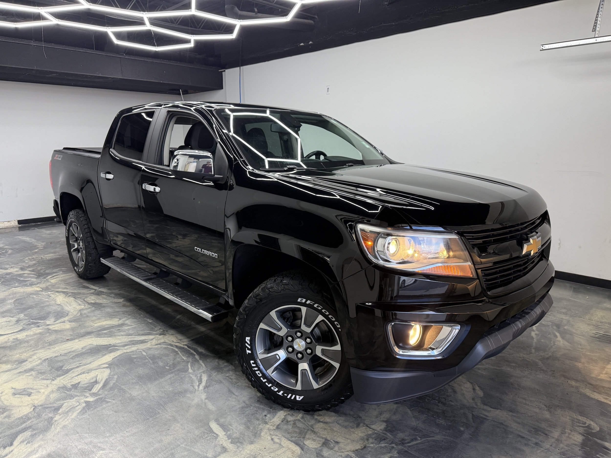 Used 2017 Chevrolet Colorado Z71 AWD/4WD image 5