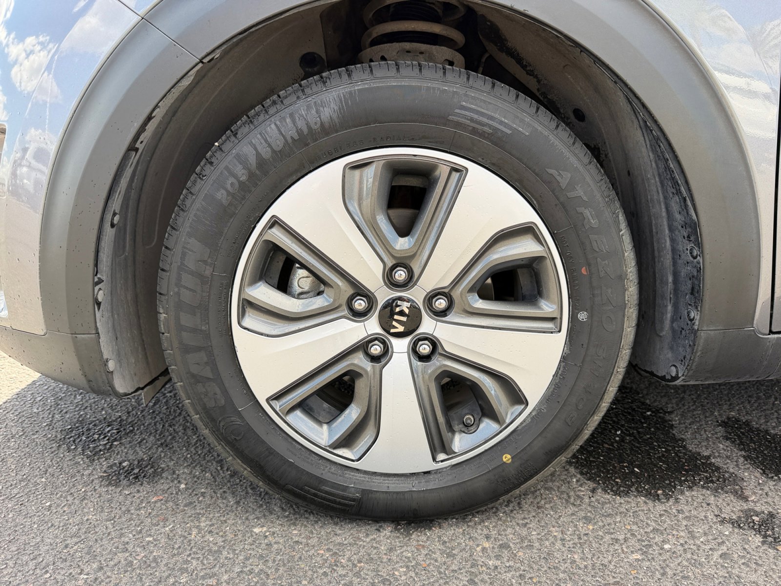 Used 2018 Kia Niro LX image 26