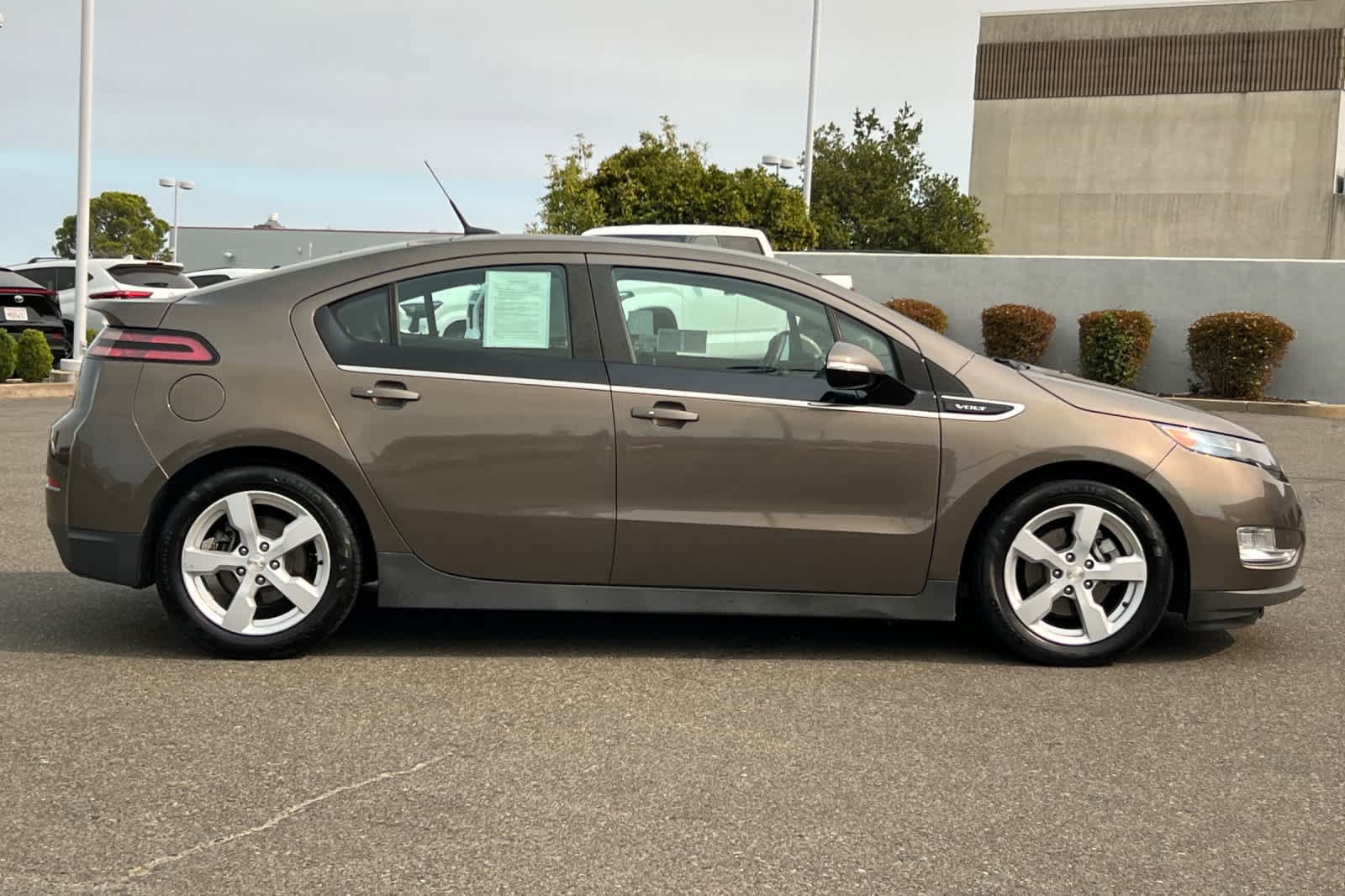 Used 2014 Chevrolet Volt Premium w/ Premium Trim Package FWD image 6