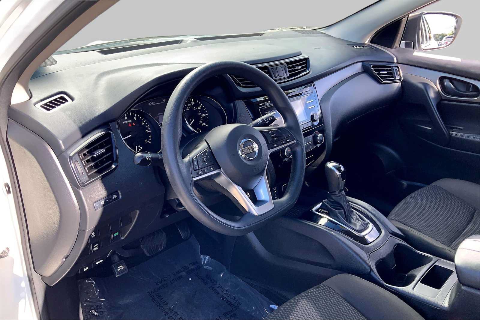 Used 2017 Nissan Rogue Sport S w/ S Appearance Package AWD/4WD image 16