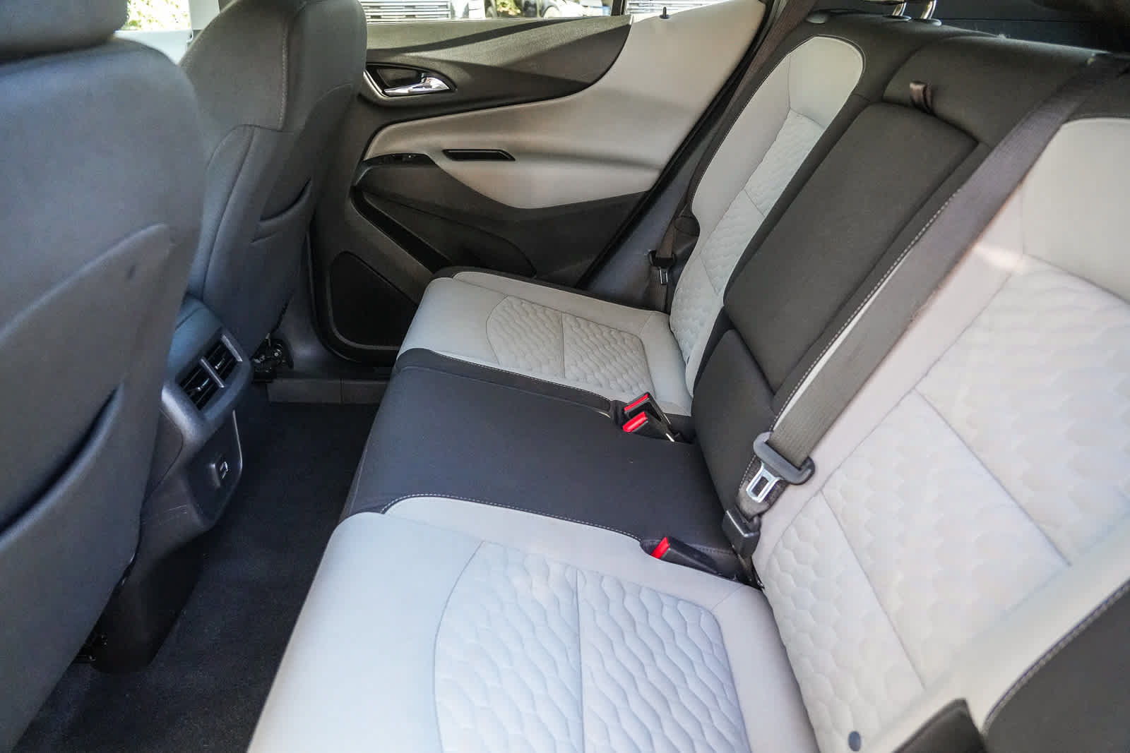 Used 2020 Chevrolet Equinox LT FWD image 18