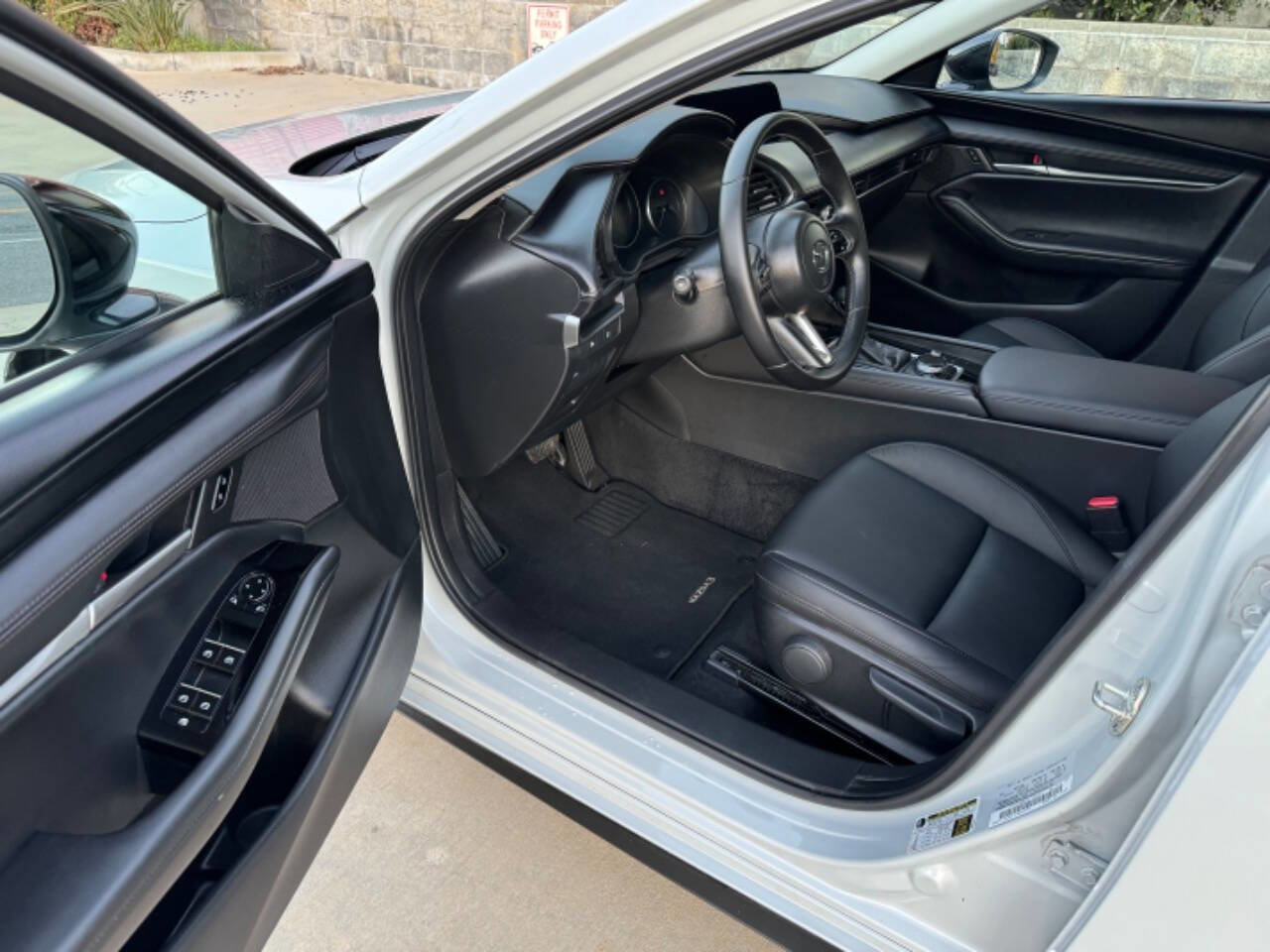 Used 2025 MAZDA MAZDA3 s image 9