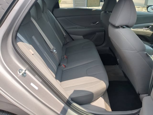 Used 2024 Hyundai Elantra SEL FWD image 31