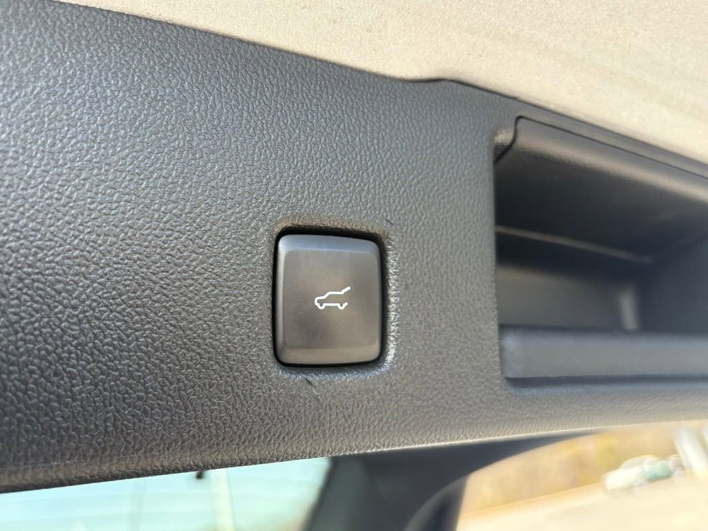 Used 2022 Ford Escape SEL image 14