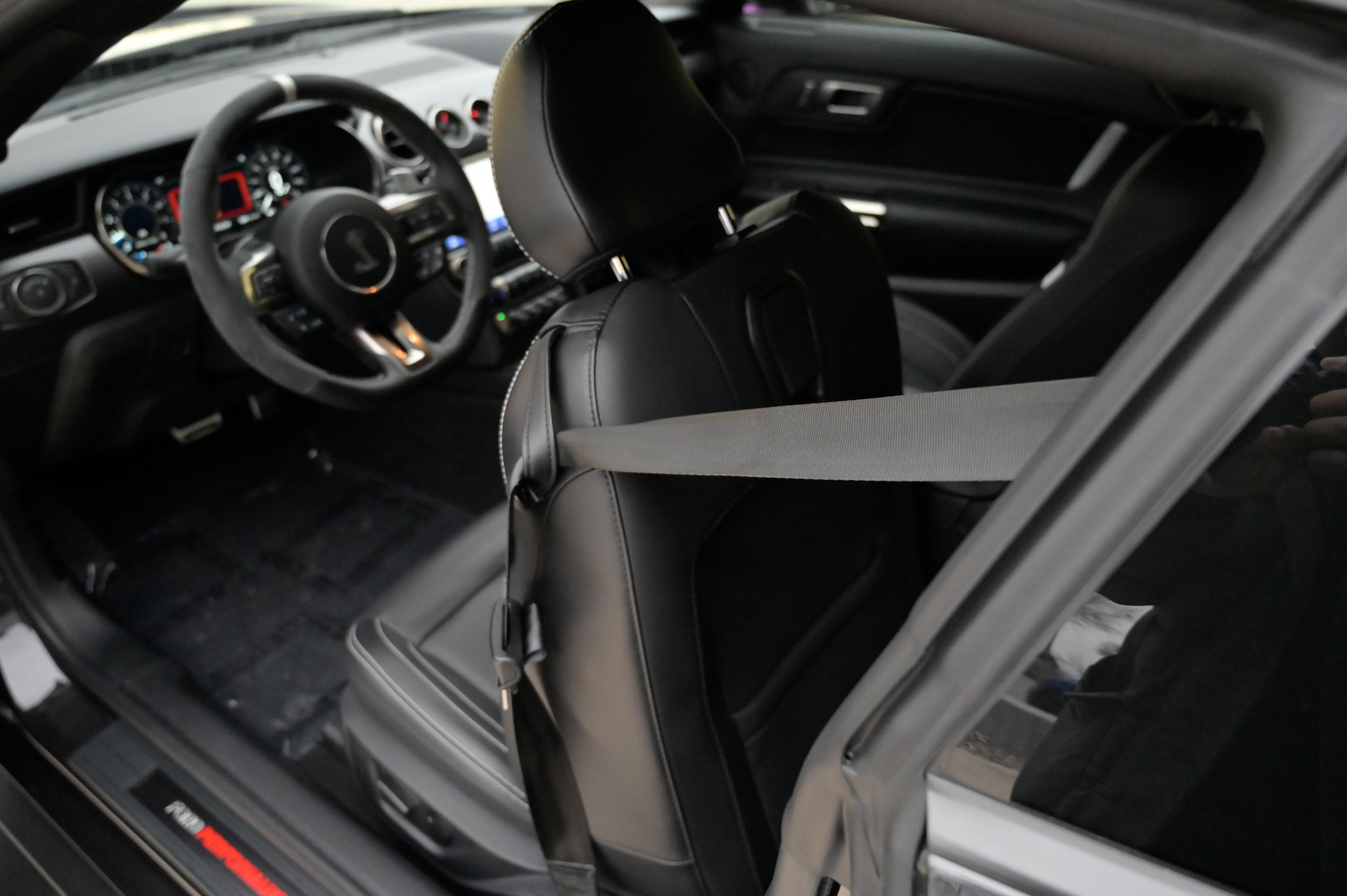 Used 2022 Ford Mustang Shelby GT500 w/ Technology Package image 26