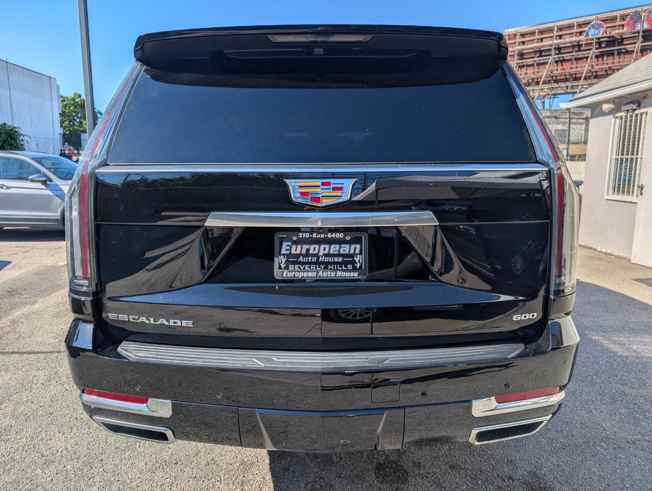 Used 2025 Cadillac Escalade ESV Luxury AWD/4WD image 4