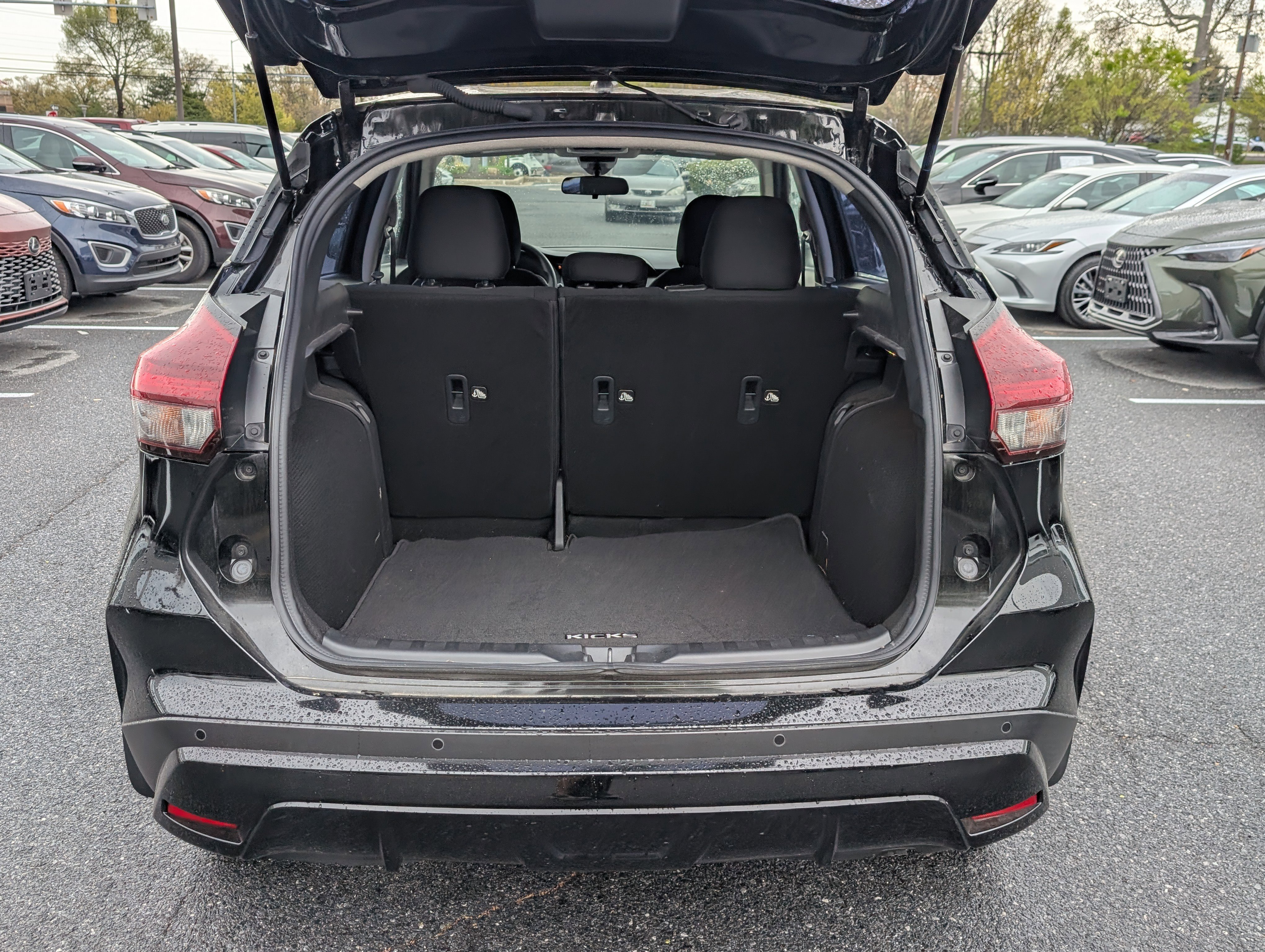 Used 2024 Nissan Kicks S image 11