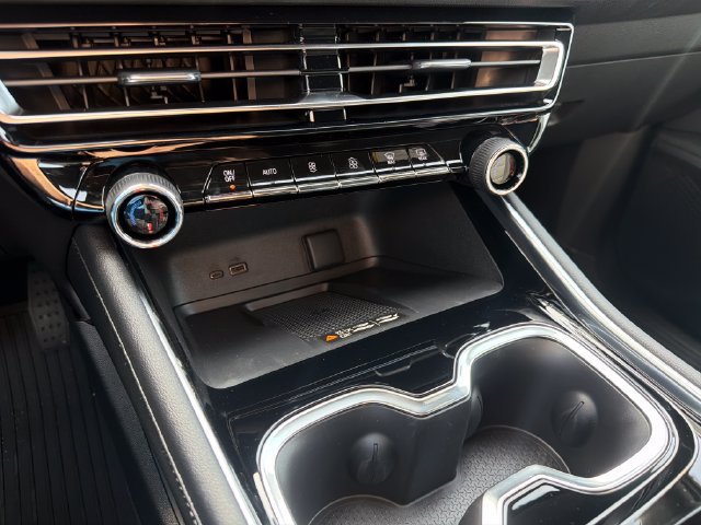 New 2027 Chevrolet Traverse LT w/ Sun and Wheel Package FWD image 27