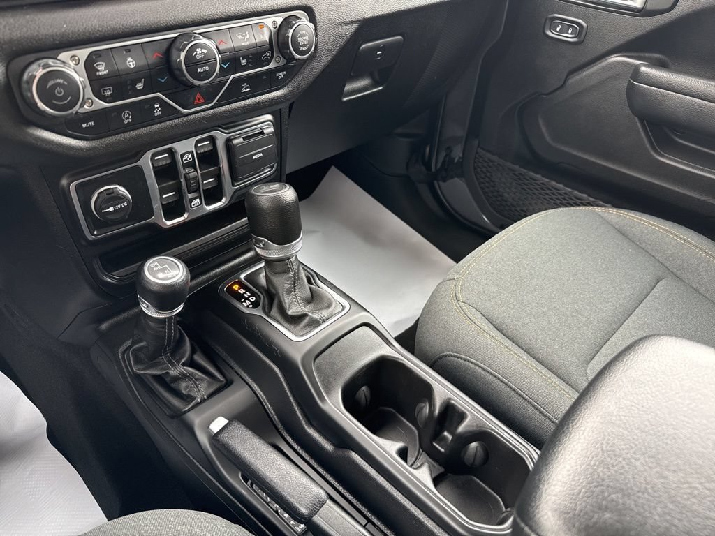 Used 2024 Jeep Wrangler Unlimited Sport AWD/4WD image 23