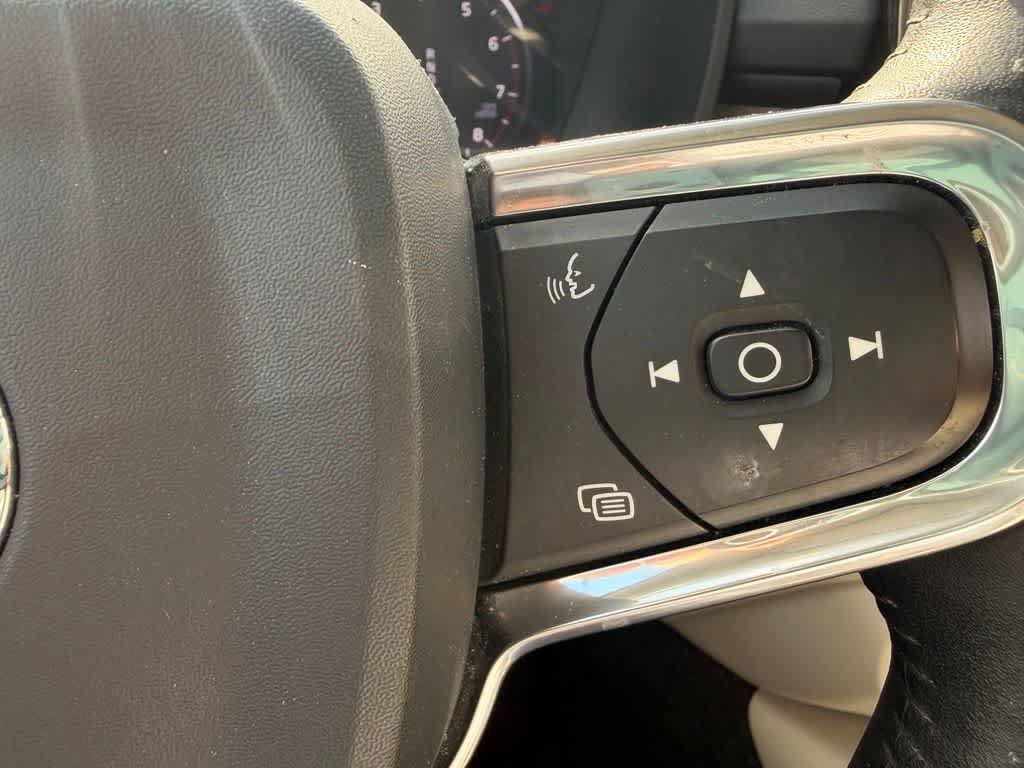 Used 2020 Volvo XC40 T5 Inscription AWD/4WD image 12