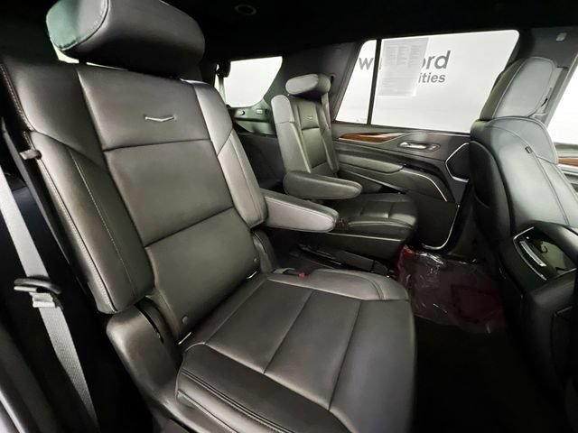 Used 2022 Cadillac Escalade Luxury w/ LPO, Floor Liner Package AWD/4WD image 17