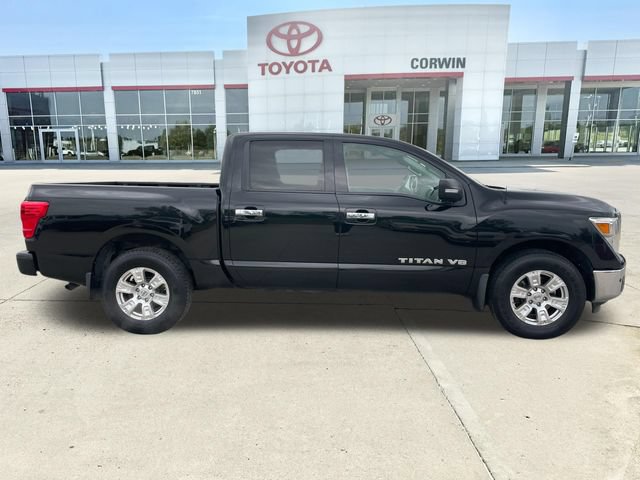 Used 2018 Nissan Titan SV w/ SV Convenience Package AWD/4WD image 6
