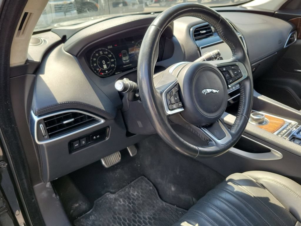 Used 2019 Jaguar F-PACE Portfolio AWD/4WD image 10