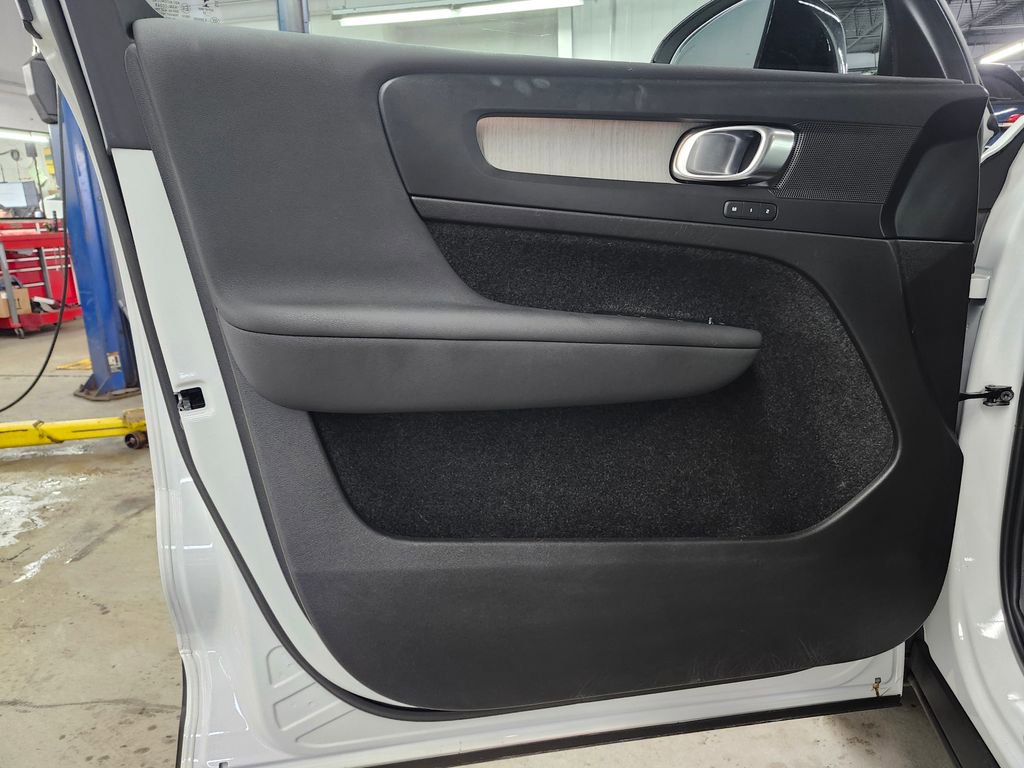 Used 2023 Volvo XC40 B5 Plus w/ Driver Assist Package image 10
